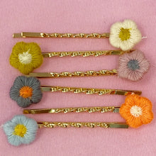 Load image into Gallery viewer, Floral Dream Bobby Pin Set
